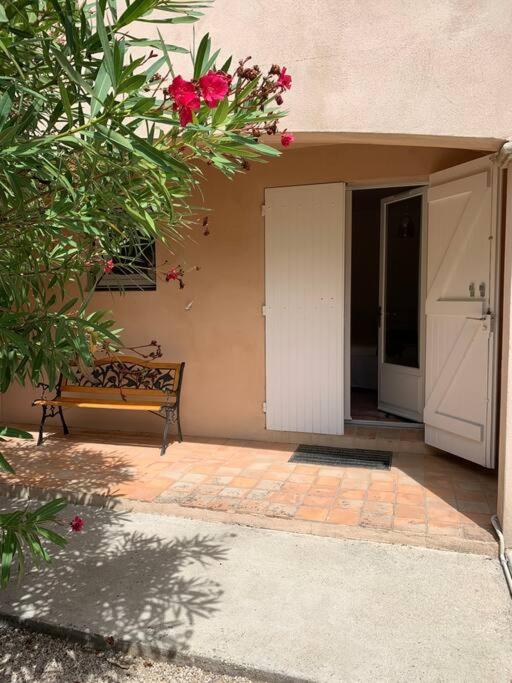 Studio En Rez-De-Jardin Arbore Avec Acces Piscine Et Clim Villeneuve-les-Avignon Ngoại thất bức ảnh