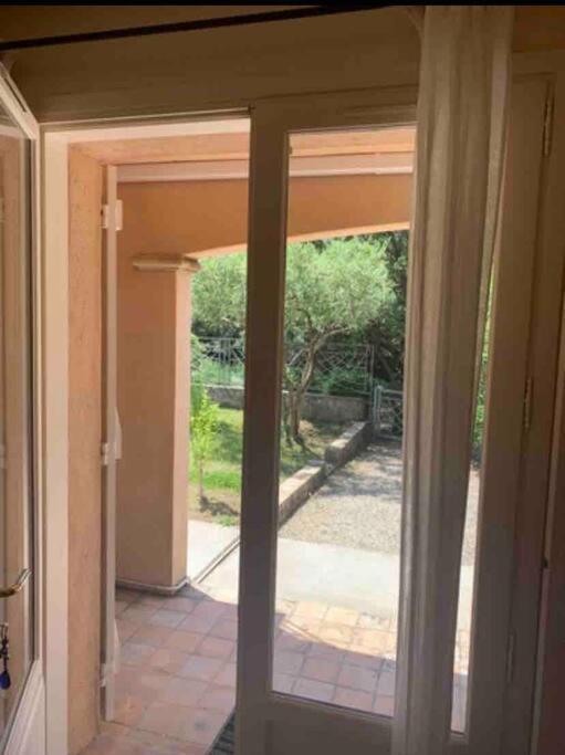 Studio En Rez-De-Jardin Arbore Avec Acces Piscine Et Clim Villeneuve-les-Avignon Ngoại thất bức ảnh